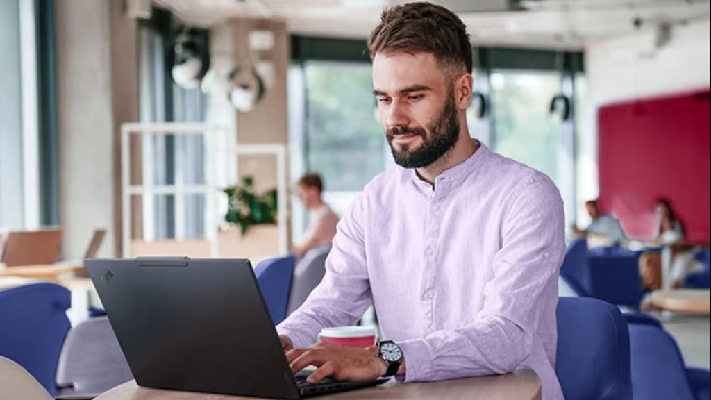 14" FHD+ Business Laptop P7426