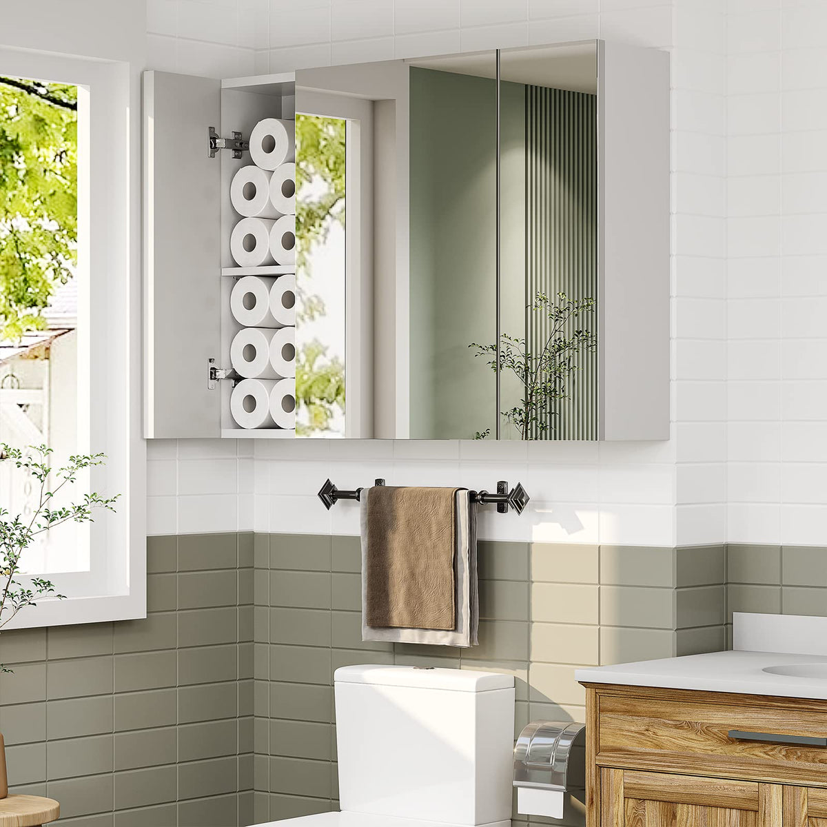 White 3 Door Bathroom Mirror Cabinet with Adjustable Shelves B8649