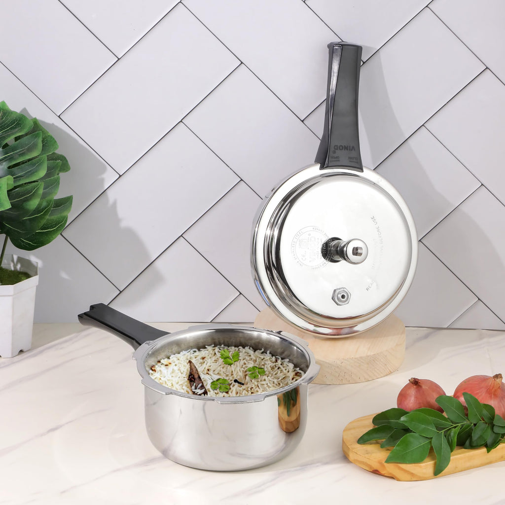 Triply Stainless Steel Pressure Cooker 68 oz M252