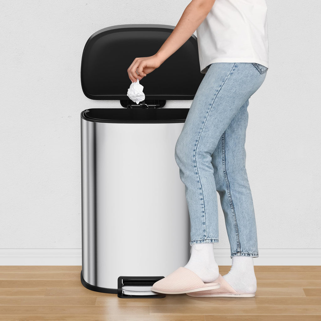 50L Stainless Steel Step-On Trash Can O784